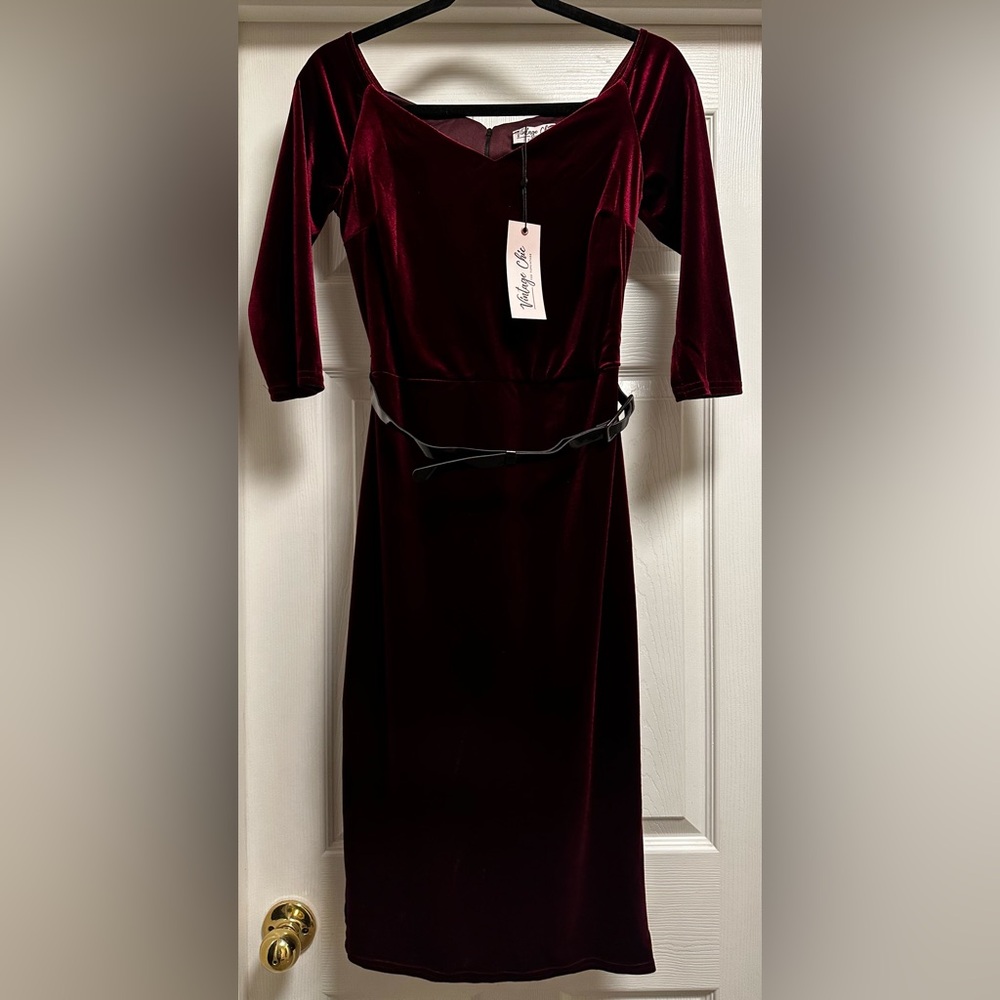 Never worn w/tags, beautiful crimson velvet 1950s style wiggle dress, size 12